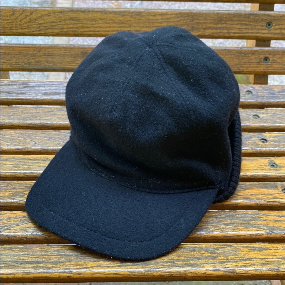Black Wool Cap made in Italy L’arte dei tessuti Merinos